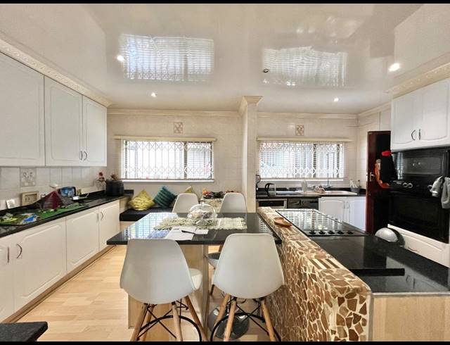 4 BEDROOM HOUSE FOR SALE IN RIDGEWAY